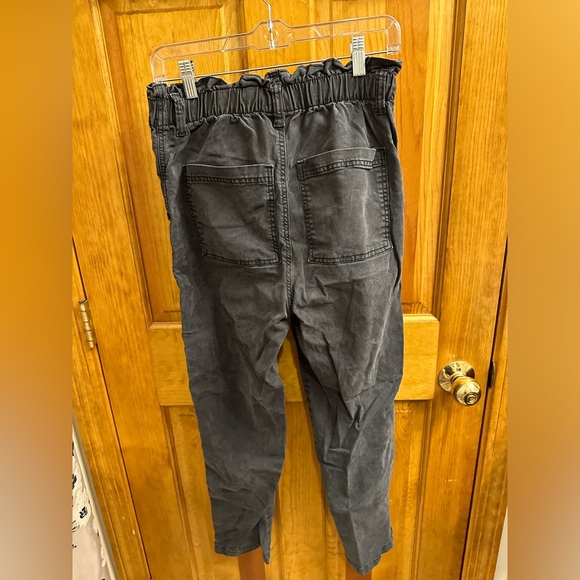 Universal threads cropped/ankle pants - Picture 2 of 4
